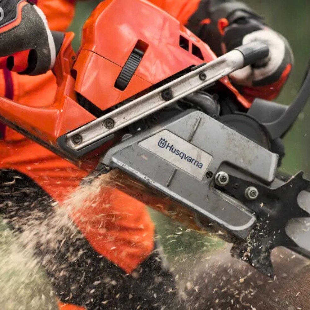 Husqvarna 572 Xp Benzinli Motorlu Testere talaş tahliyesi