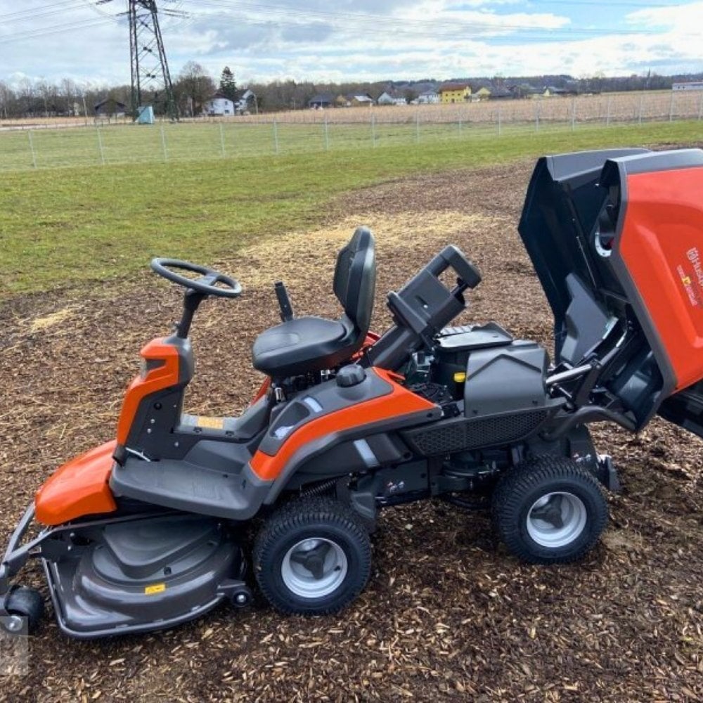 Husqvarna RC320Ts Awd Çim Biçme Traktörü