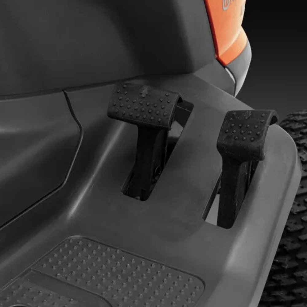 Husqvarna TC112 Çim Biçme Traktörü