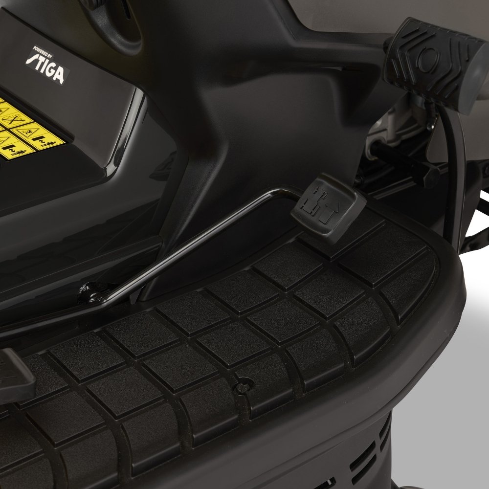Stiga ESTATE 384 Çim Biçme Traktörü pedal
