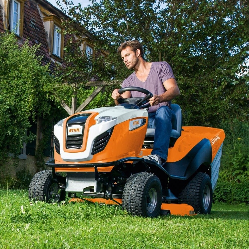 Stıhl RT 6112.1 ZL Benzinli Çim Biçme Traktörü