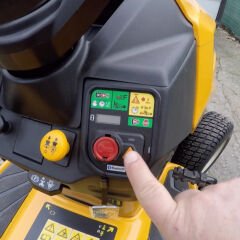 Cub Cadet XT3 QS127 Çim Biçme Traktörü
