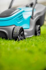 Gardena Akülü Çim Biçme Makinesi PowerMax 30/18V P4A SET