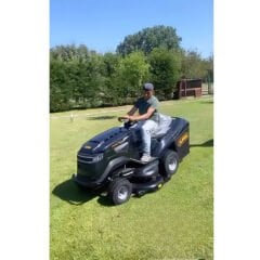 Alpina AT8 122 HWA ST650 Çim Biçme Traktörü