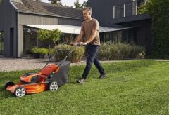 Husqvarna Lc142i Akülü Çim Makinesi 40-B140 Akü+C80 Şarj Cihazı