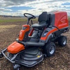 Husqvarna RC320Ts Awd Çim Biçme Traktörü