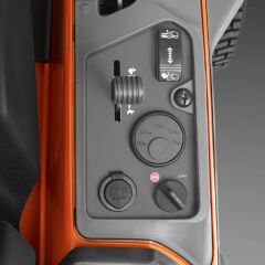 Husqvarna RC320Ts Awd Çim Biçme Traktörü