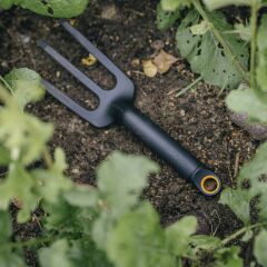 Fiskars 1000696 Solid Yabani Ot Ayıklama Tırmığı